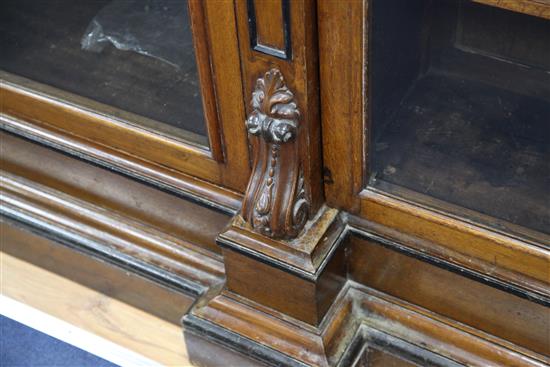 A Victorian ebony banded oak breakfront library bookcase, W.10ft D.1ft 9in. H.7ft 3in.